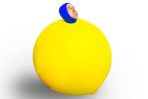 AR Professor Wow in balloon